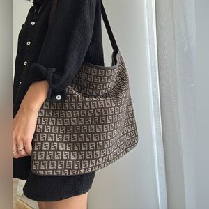 FENDI logo like new Zucchino Crossbody Bag Tobacco Brown authentic vintage